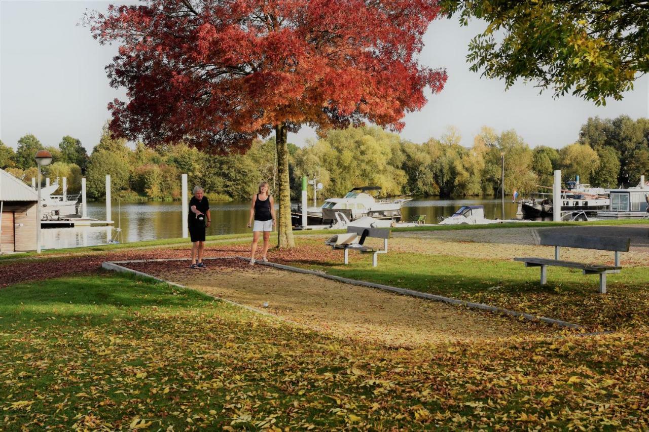 Cosy Floating Boatlodge Athene Maastricht Ngoại thất bức ảnh
